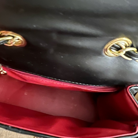 Black puffed crossbody with chain. - Picture 5 of 7